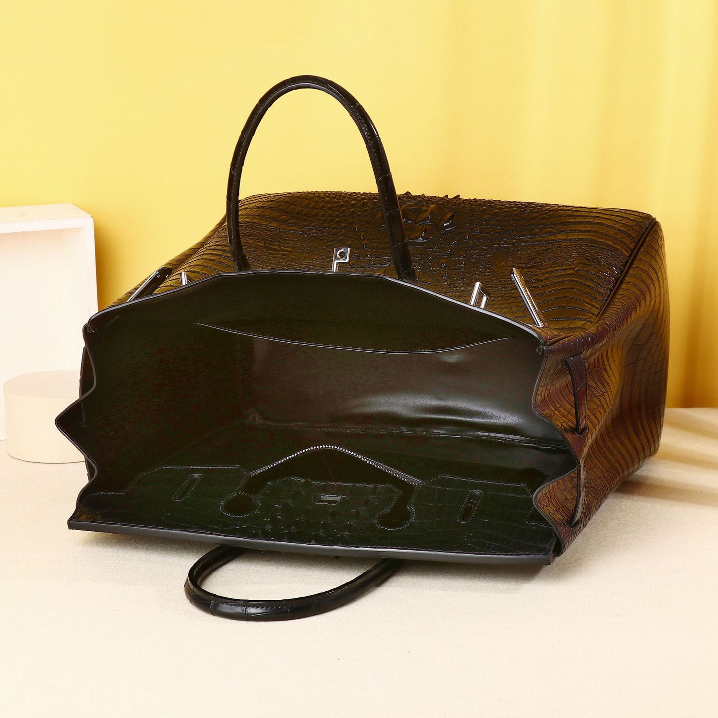 New Arrival 2026 Croc-Effect Large Capacity Briefcase for Men, A Top-Handle Business Bag with Professional Design