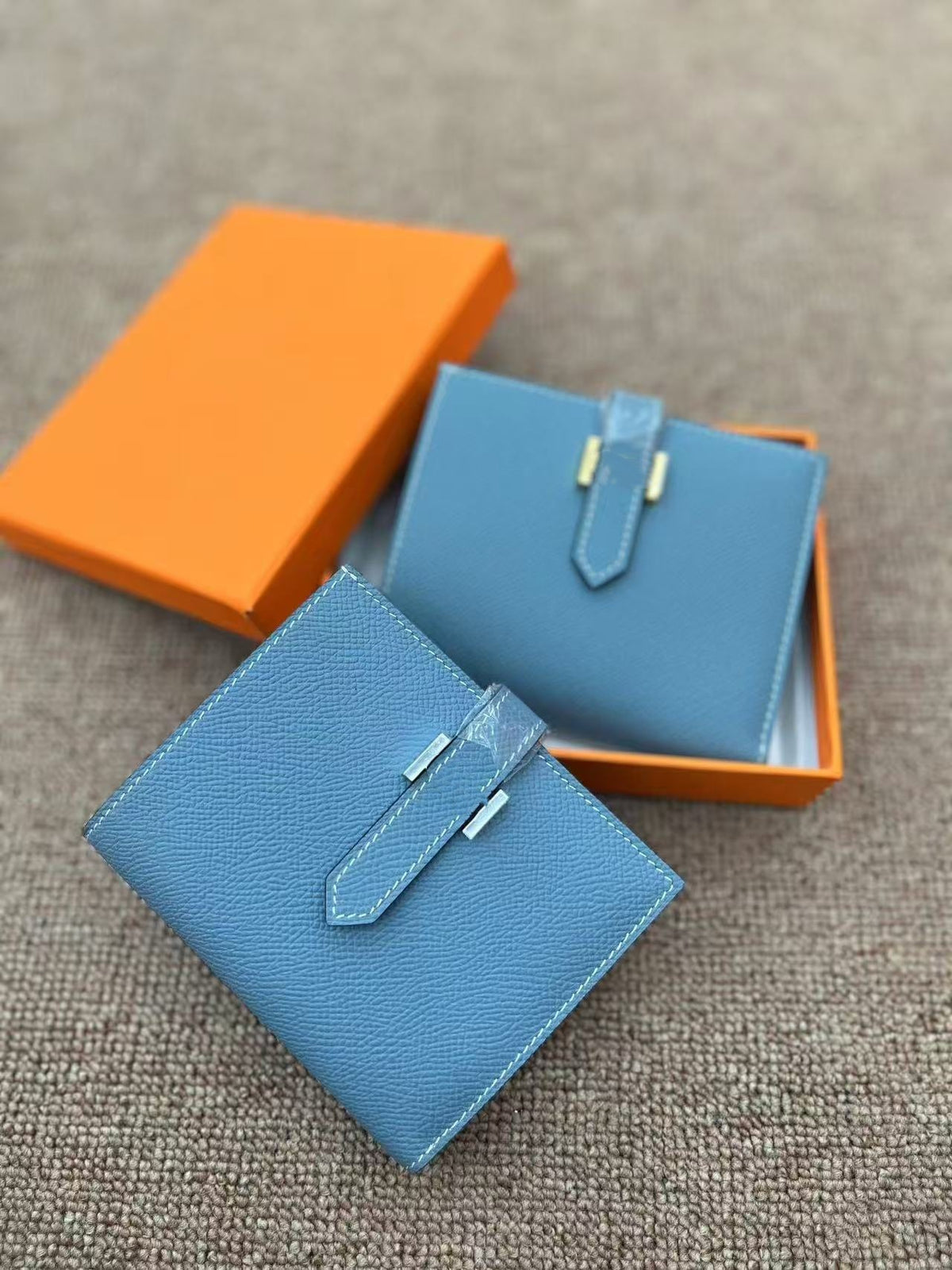 Genuine Leather Wallet for Men, Hermès-Inspired Epsom Leather Bifold Money Clip Wallet with Snap Closure, RFID Blocking Card Holder with 12 Card Slots and 2 Cash Compartments, Large Capacity Business Wallet