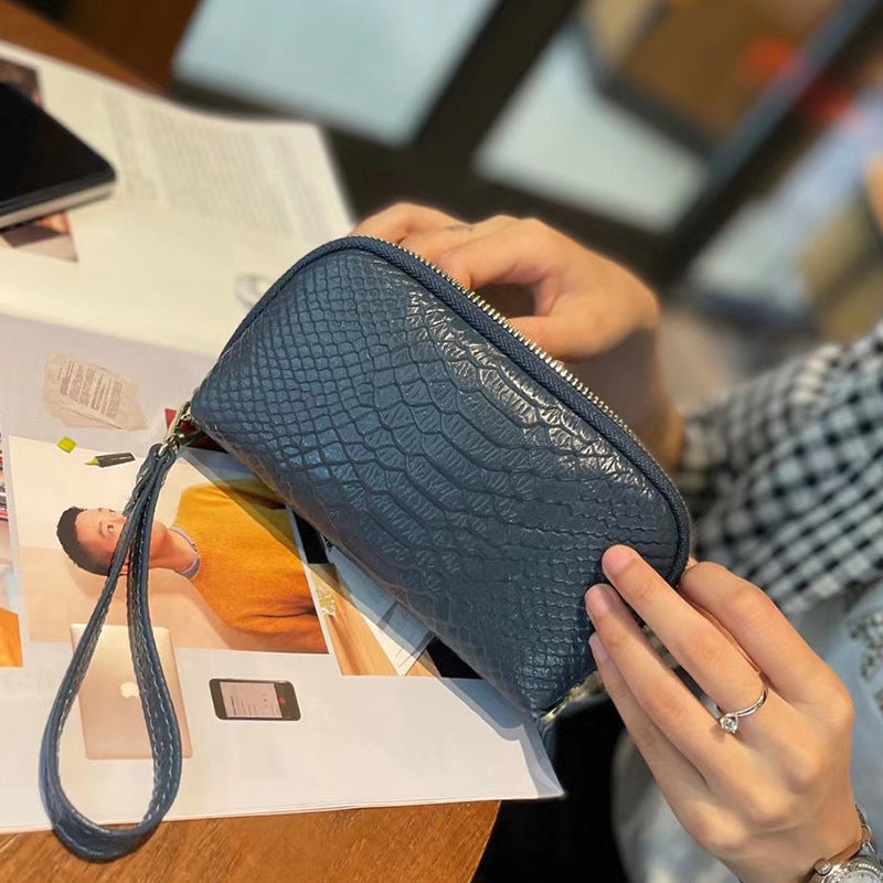 New Arrival Croc-Effect Genuine Leather Long Wristlet Wallet for Women, A Top-Layer Cowhide Phone Bag with Elegant Design & Comfortable Wrist Strap