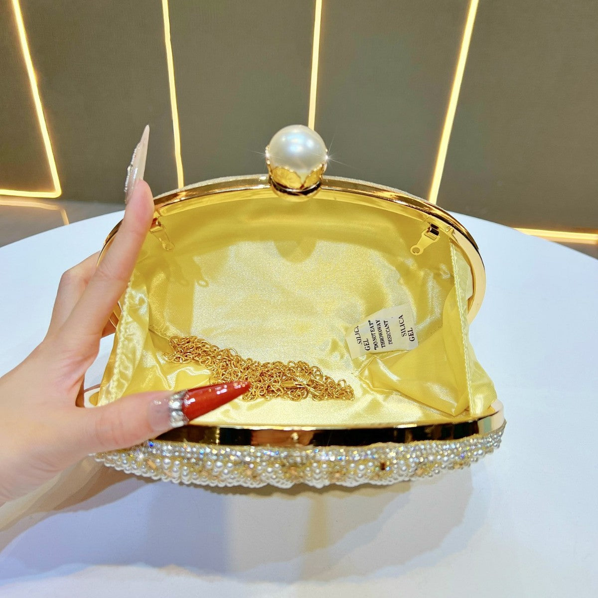 Elegant Pearl & Rhinestone-Embellished Evening Clutch for Women, A Premium Light Luxury Crossbody Handbag with Top Handle, Perfect for Cheongsam Formal Dresses Weddings & Banquets