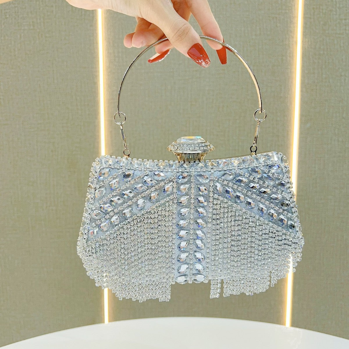 Elegant Rhinestone Tassel Evening Bag for Women, A Sparkly Crystal-Embellished Shoulder Crossbody Purse with Stylish Fringe Detail, Perfect for Birthday Weddings Banquets & Special Occasions