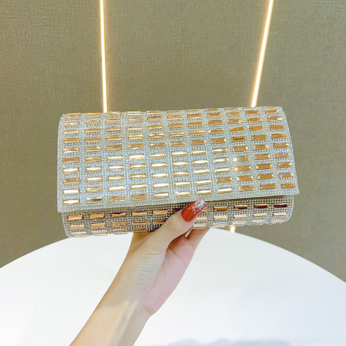 Dazzling Full Rhinestone Evening Clutch for Women, A Sparkly Banquet Bag Perfect for Wedding Bridesmaid Formal Dresses, Versatile Crossbody Shoulder Handbag