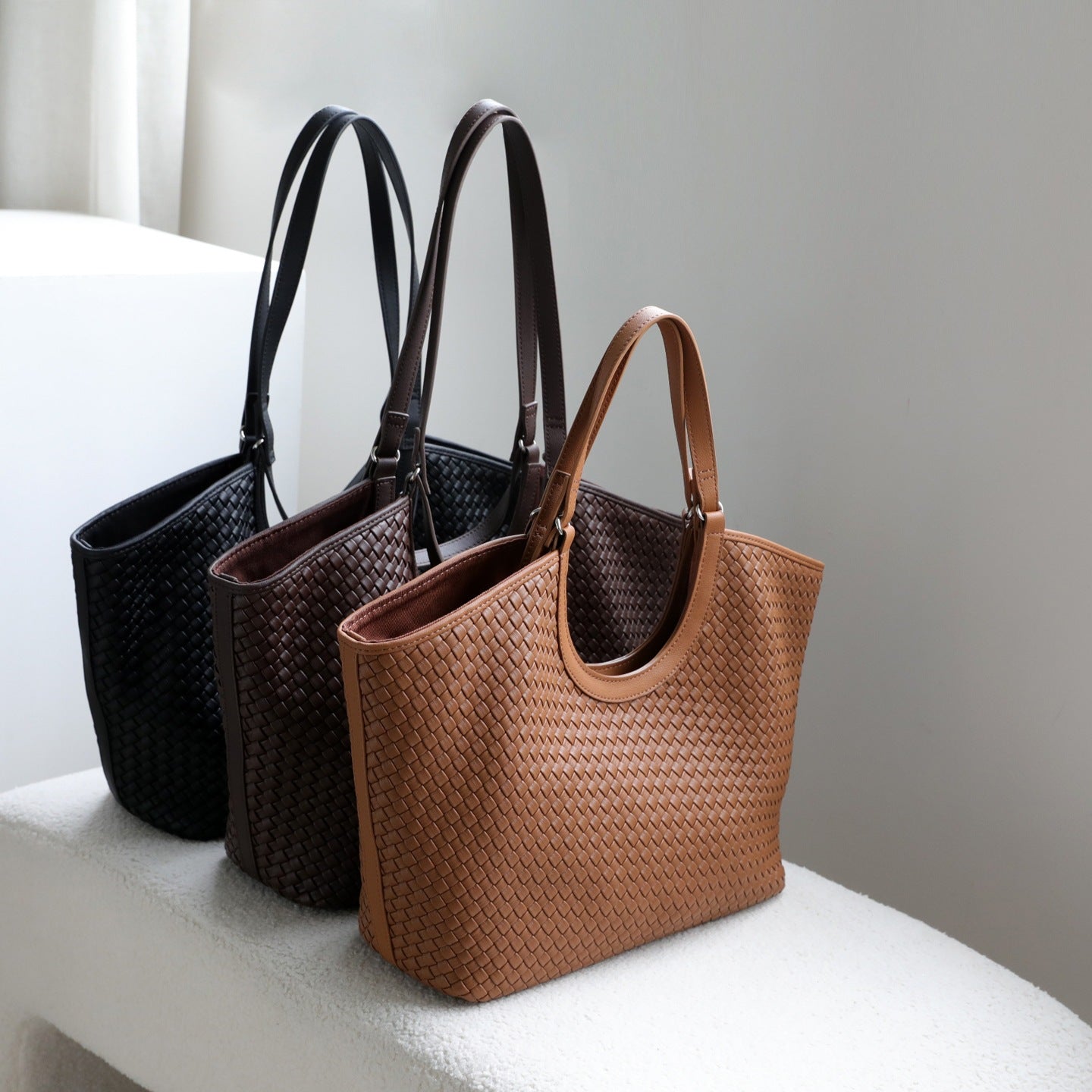 Woven Tote Bag for Women Large Capacity Relaxed Commuter Shoulder Handbag, Premium Versatile Purse with Natural Textured Design