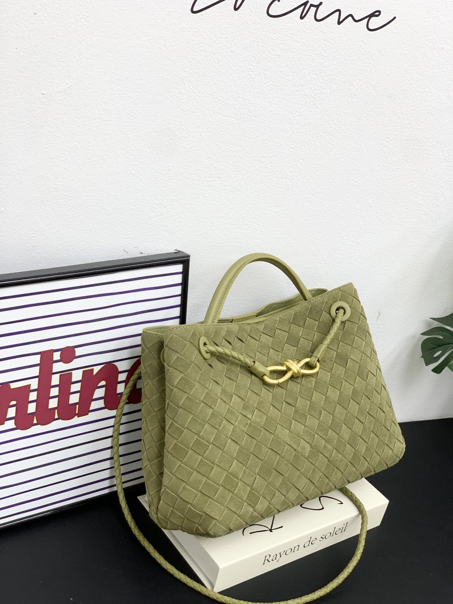 Genuine Leather Metal Bow Casual Handbag for Women, New Fashionable Top Handle Shoulder Crossbody Purse, Simple Chic Everyday Bag for Ladies