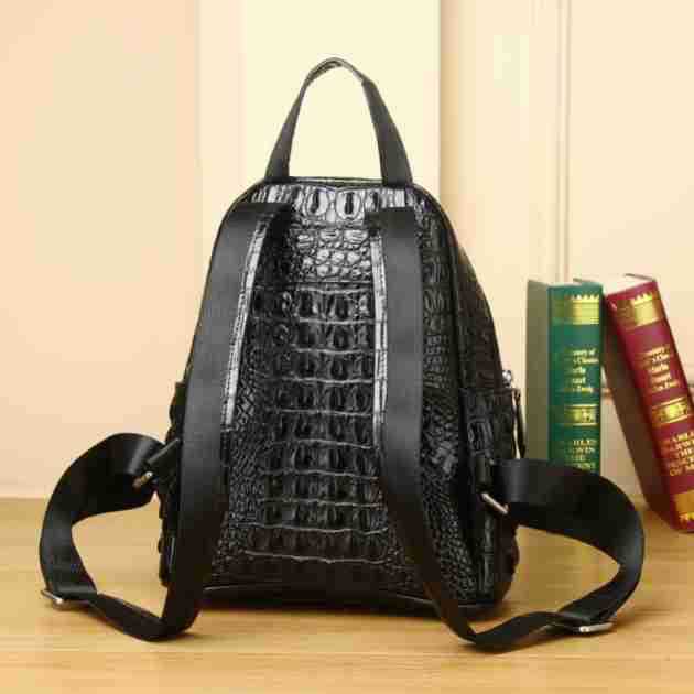 New Arrival Croc-Effect Women's Backpack, A Fashionable Small Daypack Perfect for School & Outdoor with High-End Design