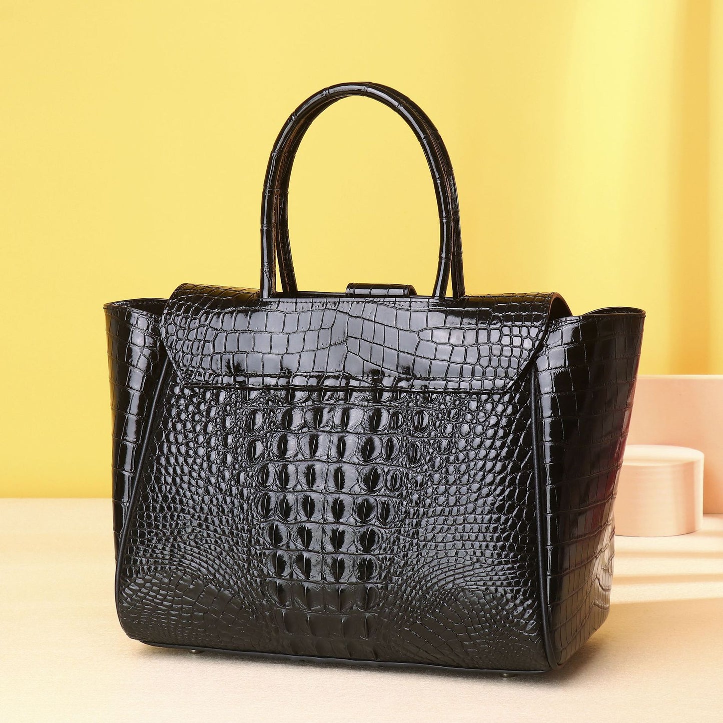 New Arrival Croc-Effect Large Capacity Tote Bag for Women, A Classic High-End Shoulder Crossbody Handbag with Premium Sophisticated Design