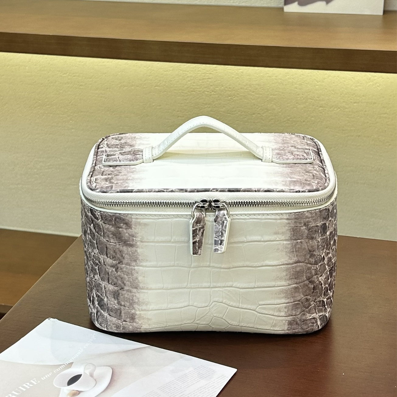 New Arrival Croc-Effect Genuine Leather Makeup Bag for Women, A Premium Top-Layer Cowhide Large Capacity Portable Storage Pouch Perfect for Travel & Daily Use