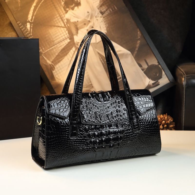 New Arrival Croc-Effect Genuine Leather Shoulder Crossbody Bag for Women, A Minimalist Elegant Design Perfect for Middle-Aged Moms