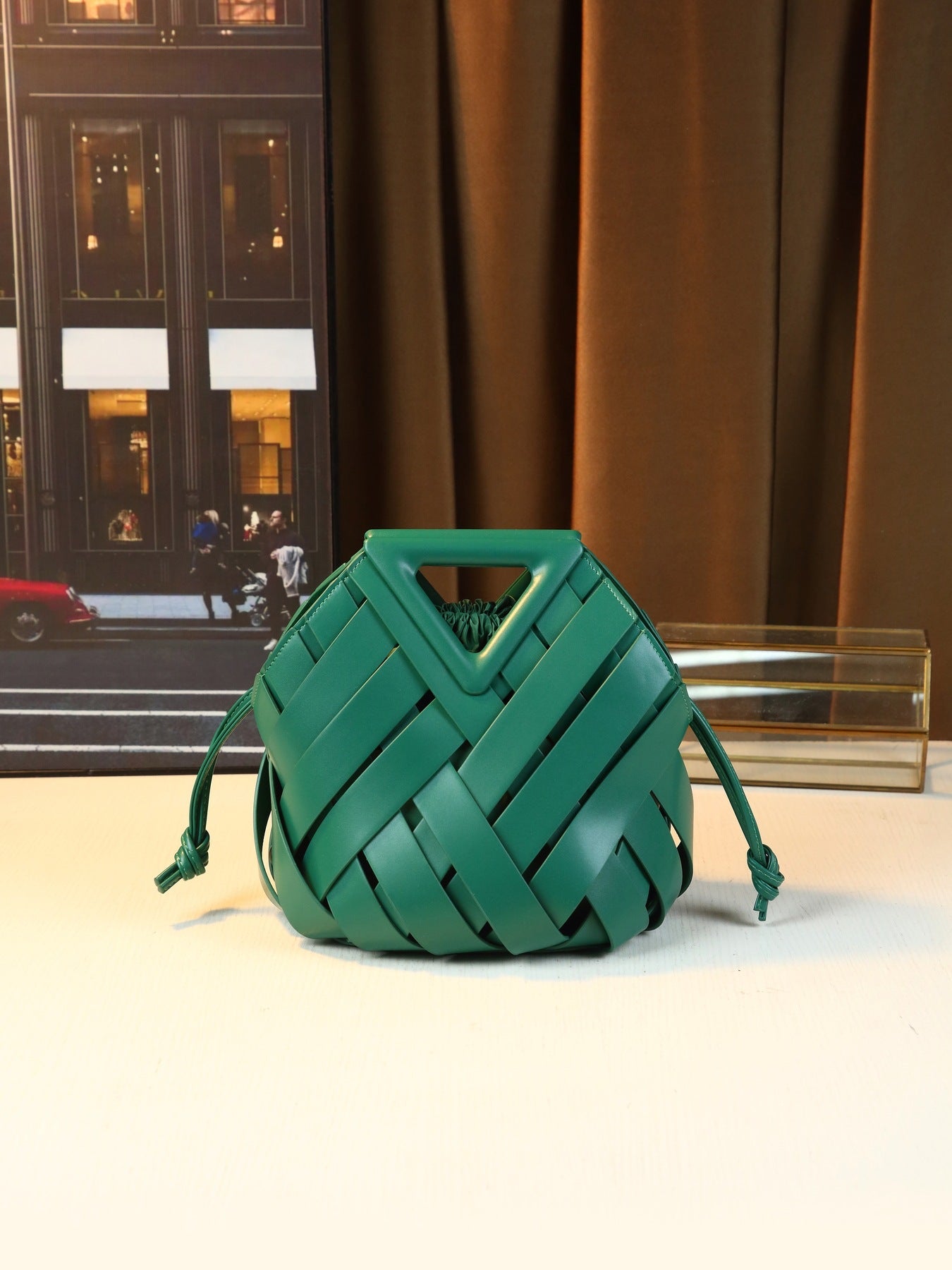 Woven Hollow Basket Bucket Bag for Women with Triangle Magnetic Buckle, Shoulder Crossbody Handbag with Detachable Sub-Bag