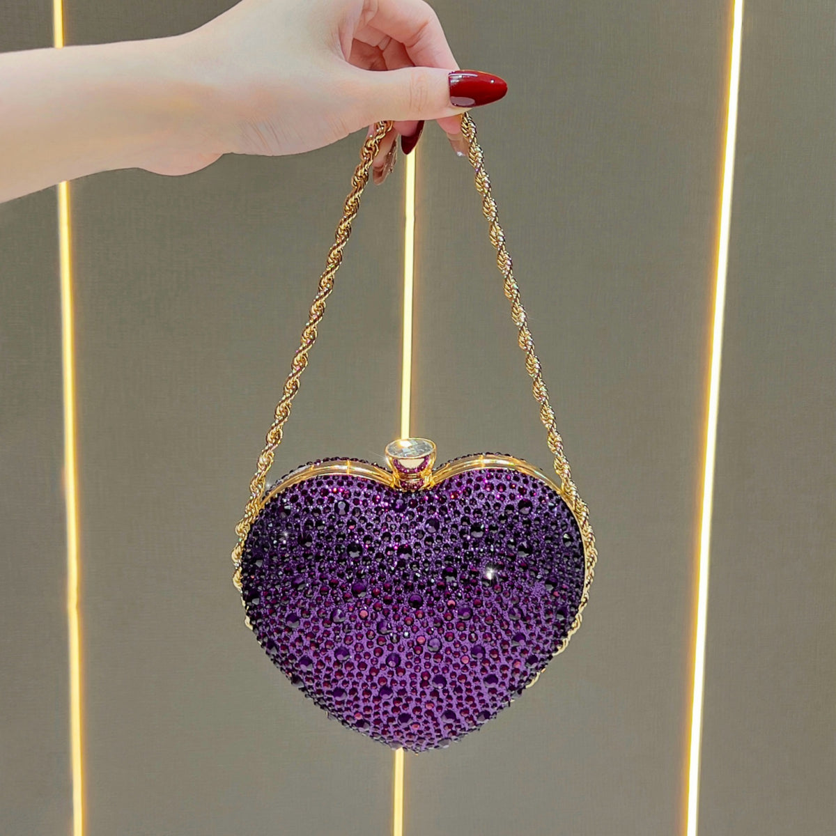 Dazzling Full Rhinestone Heart-Shaped Mini Bag for Women, A Small Top-Handle Lipstick Purse with Exquisite Chain Crossbody Strap, Perfect for Everyday Carry, Parties & Special Occasions