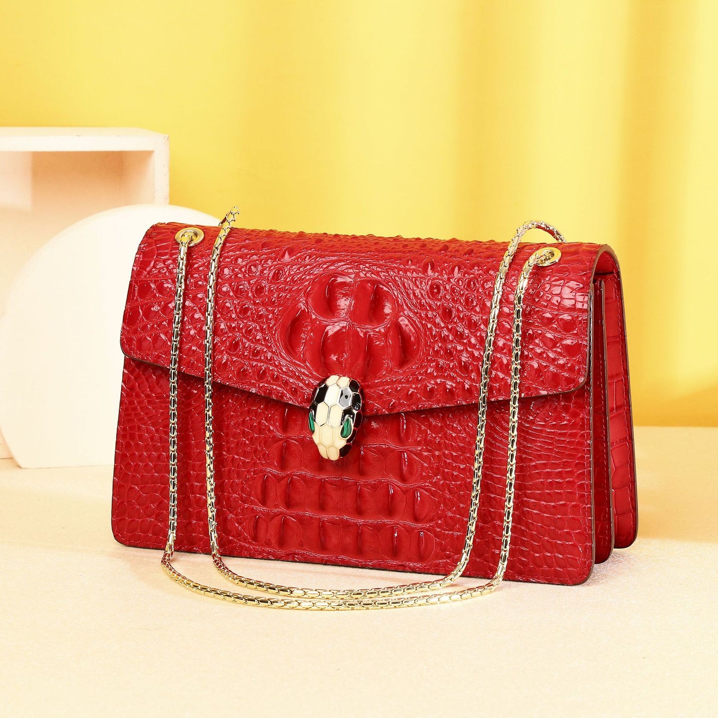 New Arrival Croc-Effect Shoulder Bag for Women, A Trendy Crossbody Chain Handbag with Croc-Bone Pattern Design