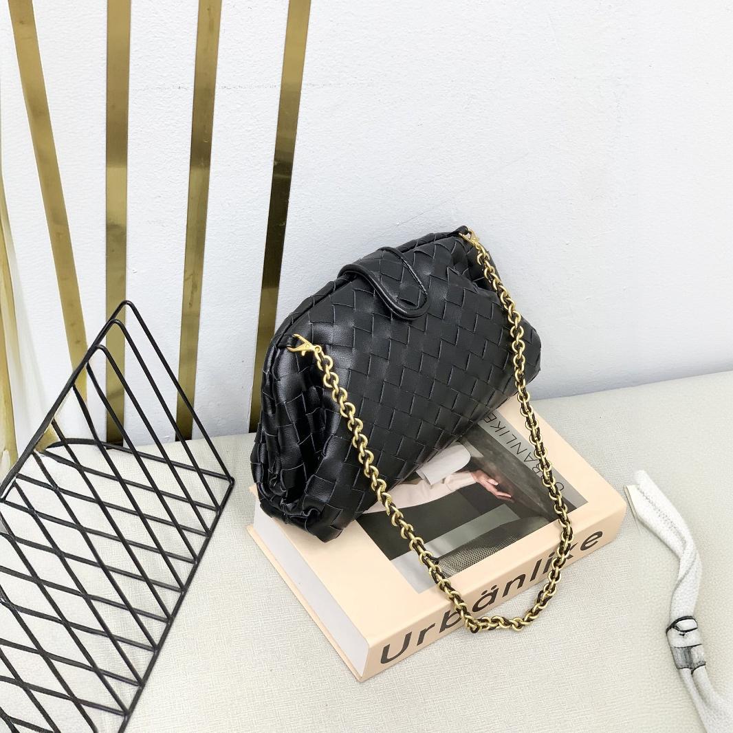 Genuine Leather Woven Cloud Bag with Clip Design, New Versatile Large Capacity Shoulder Crossbody Top Handle Underarm Purse, Light Luxury Handbag for Ladies