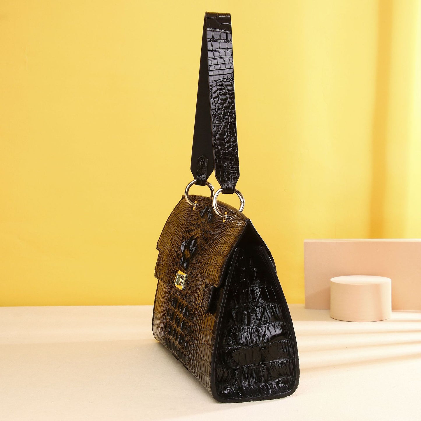 New Arrival Croc-Effect Shoulder Bag for Women, A Fashionable Top-Handle Flap Handbag with Casual Outdoor Trendy Design