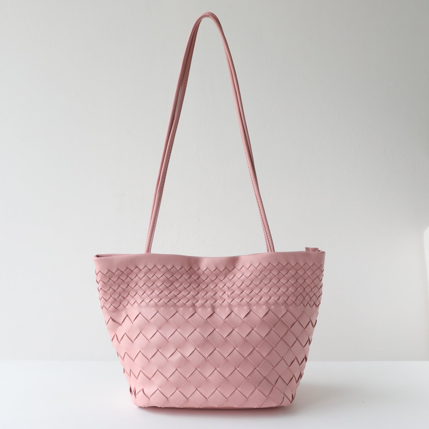 Sheepskin Woven Bucket Underarm Bag for Women Niche Slouchy Commuter Shoulder Handbag, Versatile Genuine Leather Purse with Soft Artisan Texture