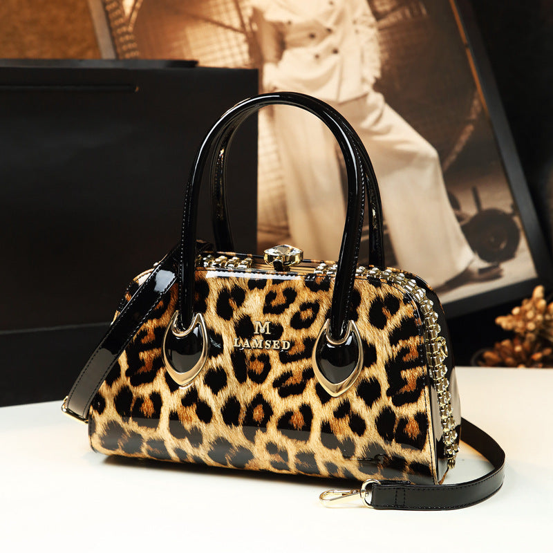 Women's Patent Leather Handbag Shiny Shoulder Crossbody Bag for Middle-Aged Ladies Fashion Mom Purse Light Luxury Top Handle Clasp Bag