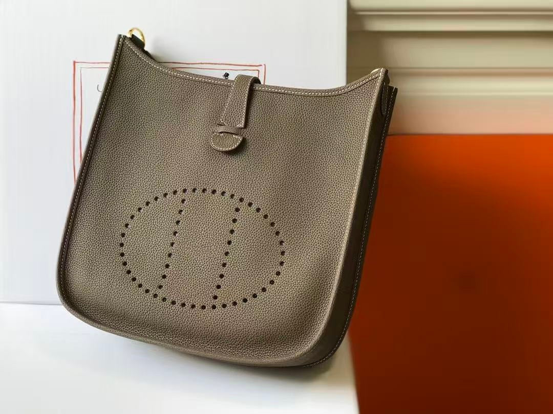 Genuine Top Layer Cowhide Evelyne-Style Crossbody Bag for Women, Mid-High End Boutique Quality Handbag, Wholesale Bulk Order Available for Ladies