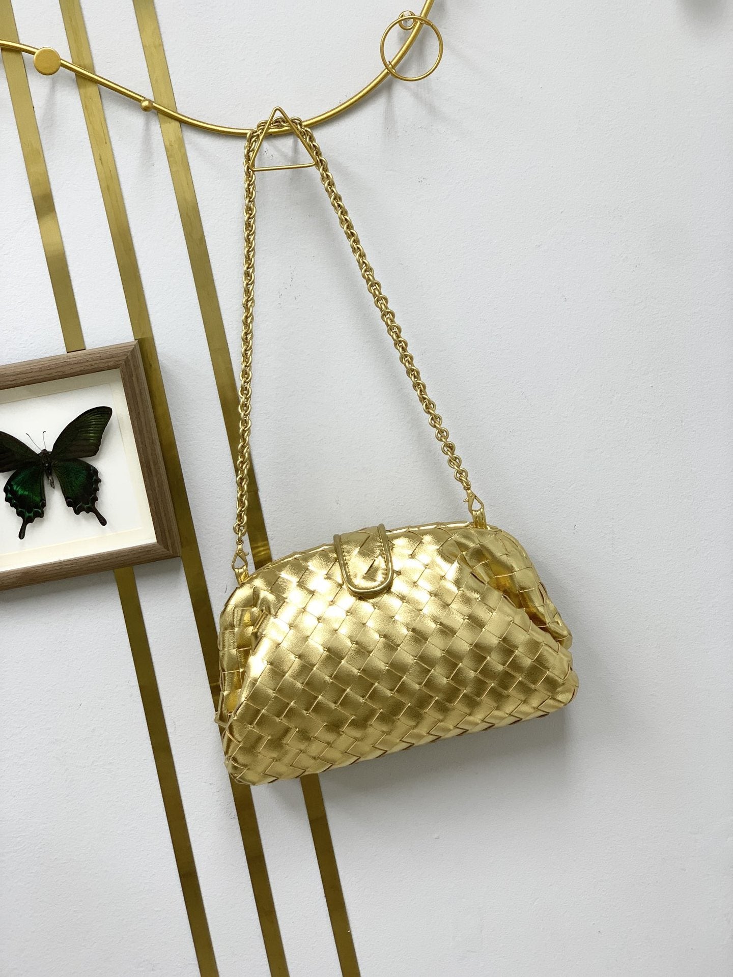 Genuine Leather Woven Cloud Bag with Clip Design, New Versatile Large Capacity Shoulder Crossbody Top Handle Underarm Purse, Light Luxury Handbag for Ladies