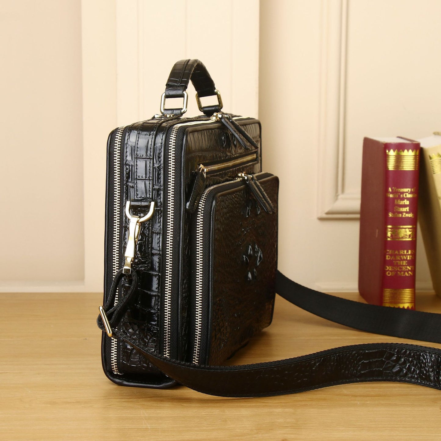 New Arrival Croc-Effect Genuine Leather Briefcase for Men, A Large Capacity Business Laptop Bag with Trendy Professional Design