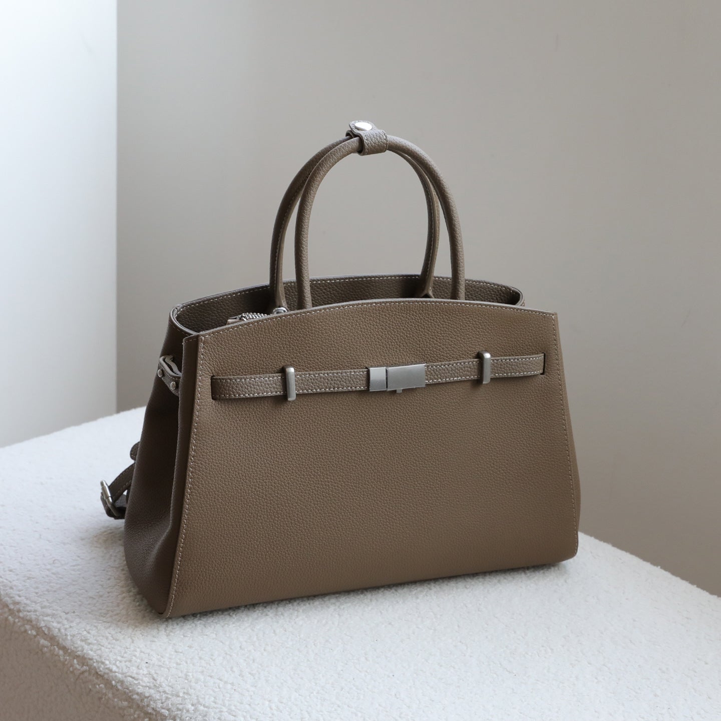 Genuine Leather Platinum Tote Bag for Women Premium Cowhide Briefcase Shoulder Crossbody Handbag, Versatile Purse with Timeless Elegance