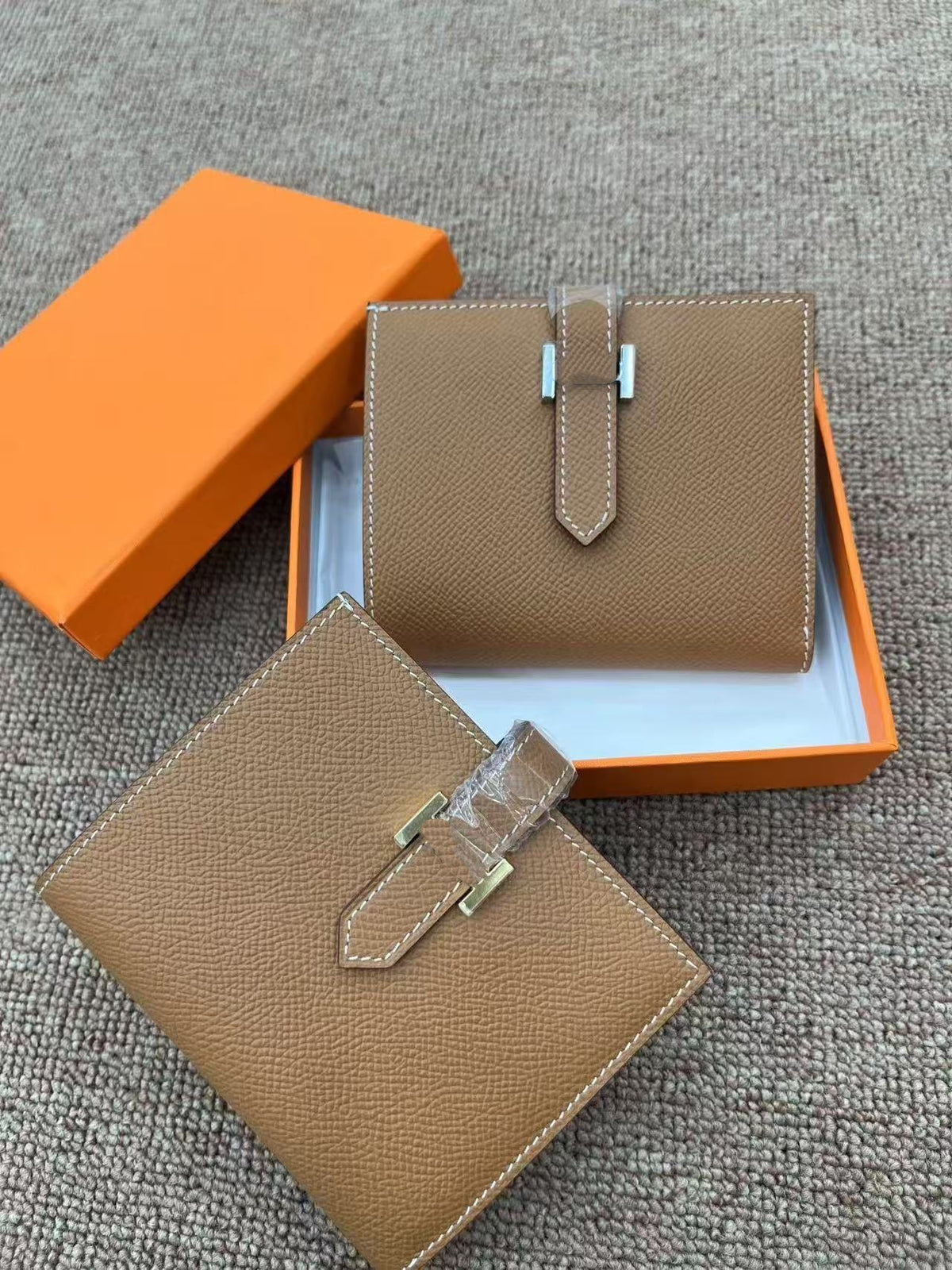 Genuine Leather Wallet for Men, Hermès-Inspired Epsom Leather Bifold Money Clip Wallet with Snap Closure, RFID Blocking Card Holder with 12 Card Slots and 2 Cash Compartments, Large Capacity Business Wallet