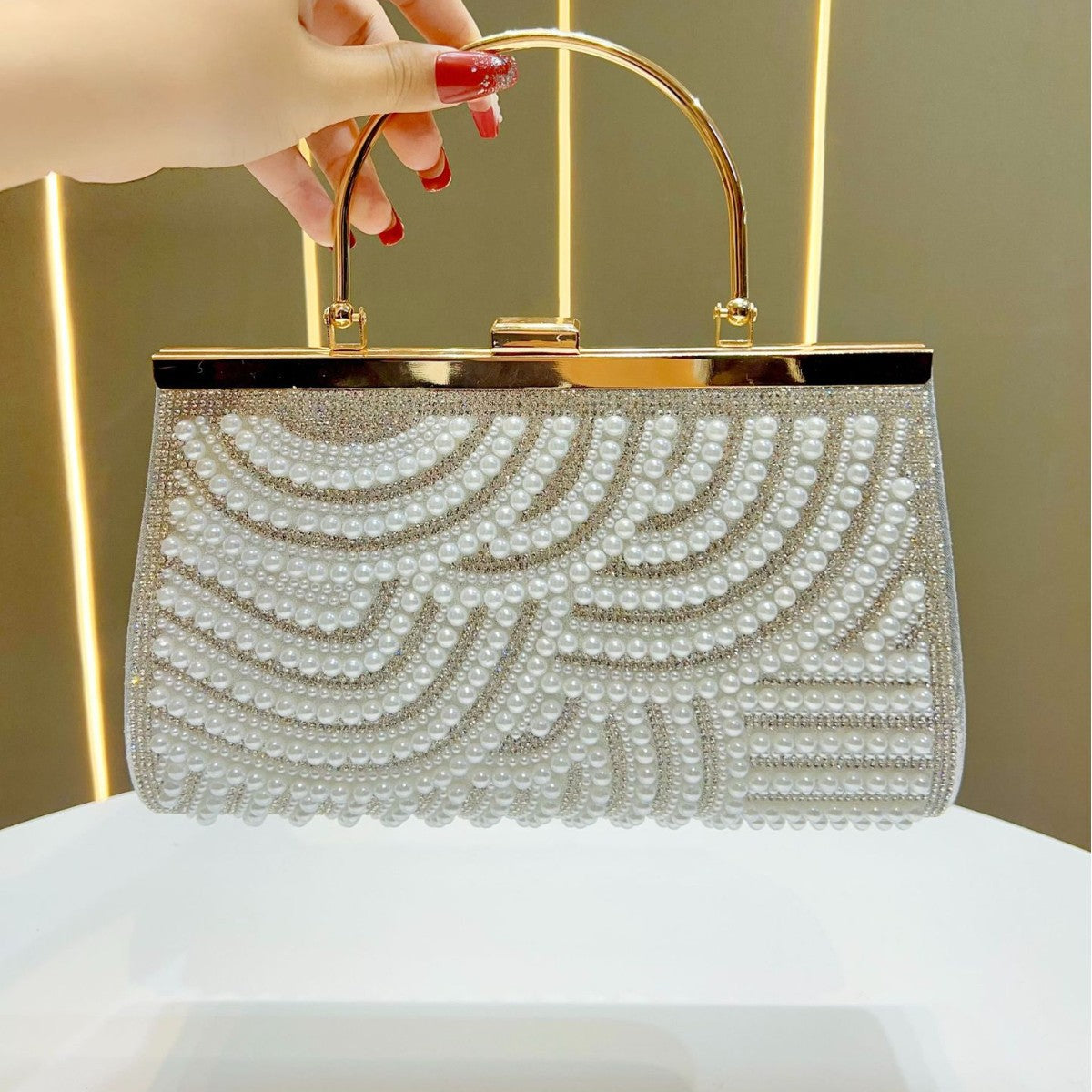 Elegant Chinese Style Pearl Chain Evening Bag for Women, A Premium Hot-Selling Crossbody Shoulder Handbag with Sophisticated Oriental Design, Perfect for Banquets Weddings & Formal Events