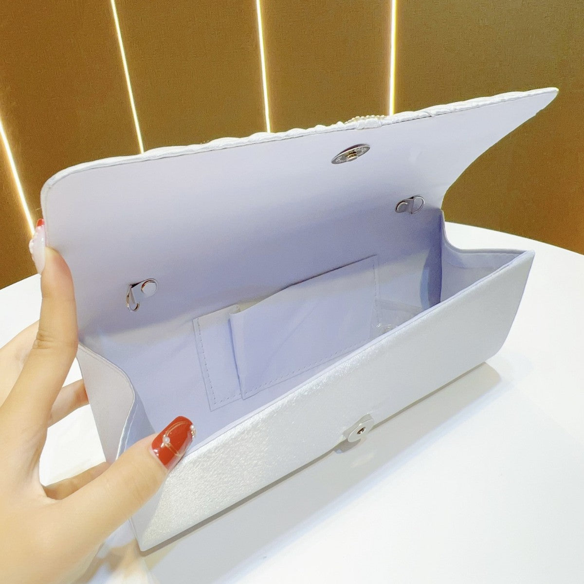 Elegant Pleated Satin Evening Clutch for Women, A Light Luxury Rhinestone-Embellished Crossbody Handbag with Premium Sophisticated Design, Perfect for Banquets & Special Occasions