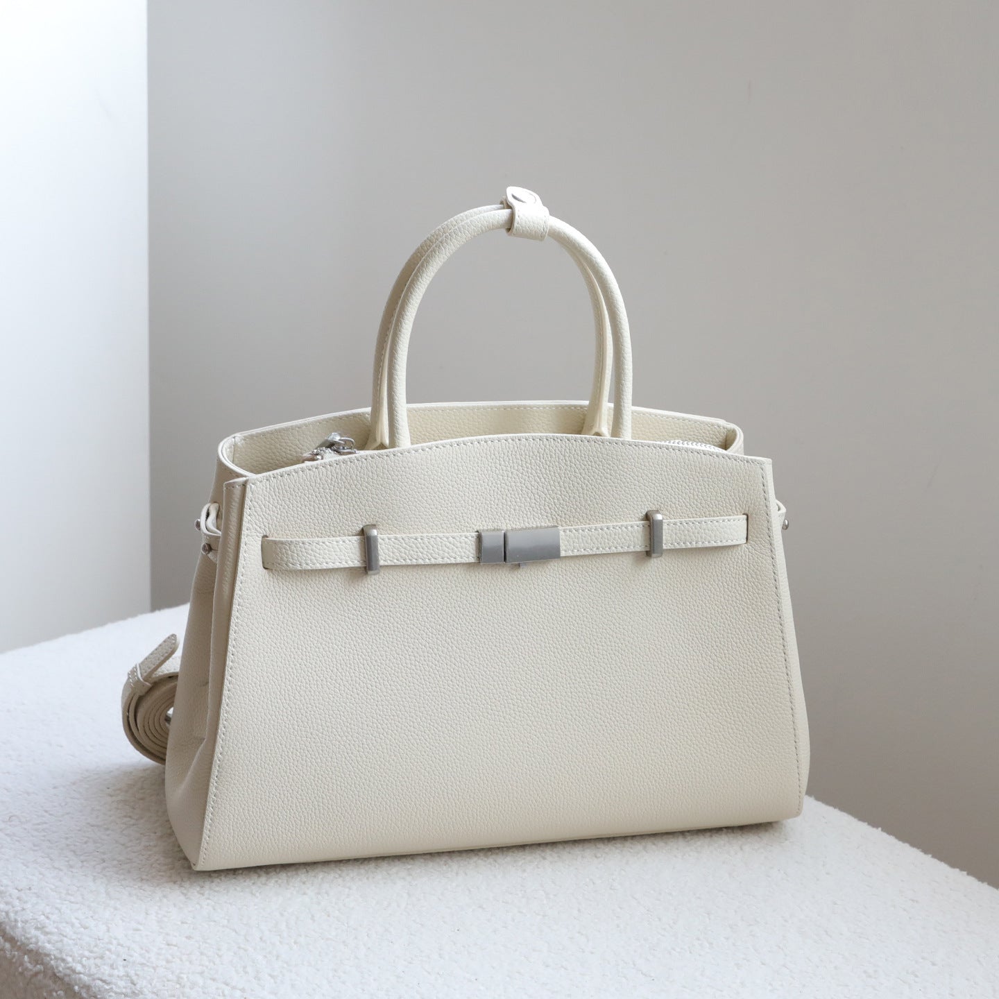 Genuine Leather Platinum Tote Bag for Women Premium Cowhide Briefcase Shoulder Crossbody Handbag, Versatile Purse with Timeless Elegance