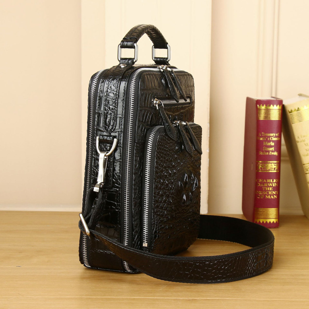 New Arrival Croc-Effect Classic Structured Shoulder Bag for Men, A Top-Handle Crossbody Handbag with High-End Business Design