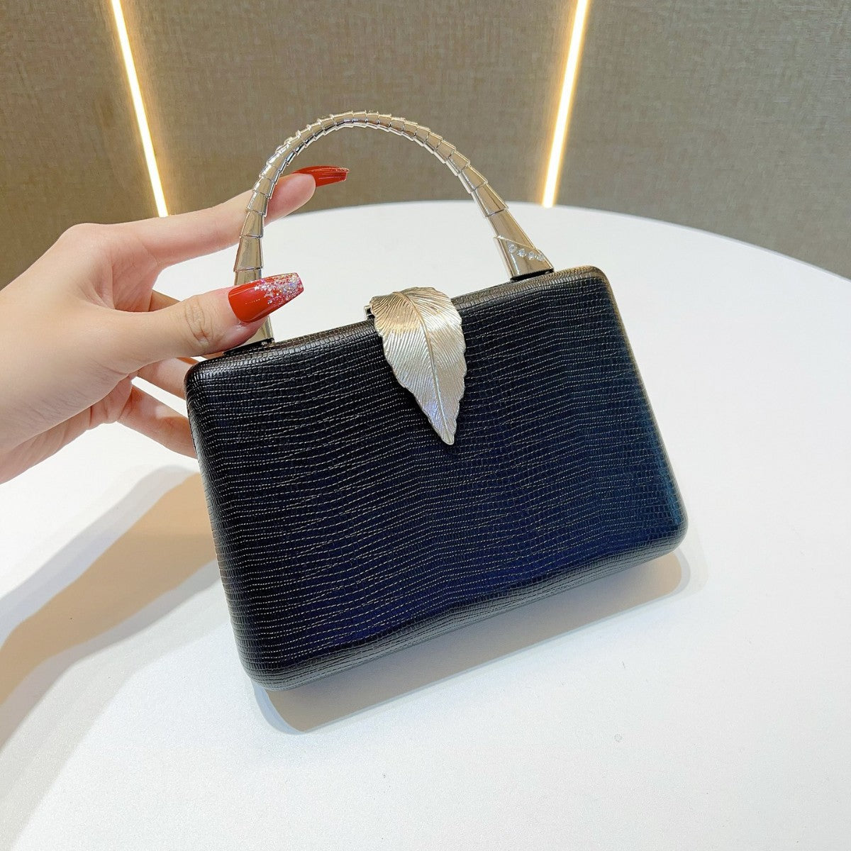 Elegant Premium Evening Clutch for Women, A Glamorous Top-Handle Crossbody Shoulder Handbag with Sophisticated Design, Perfect for Parties Banquets Formal Gowns & Special Occasions