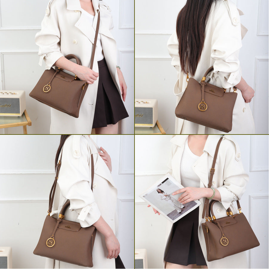 New Arrival High-End Casual Small Square Bag for Women, A Fall/Winter Best-Selling Vintage Shoulder Handbag with Elegant Design