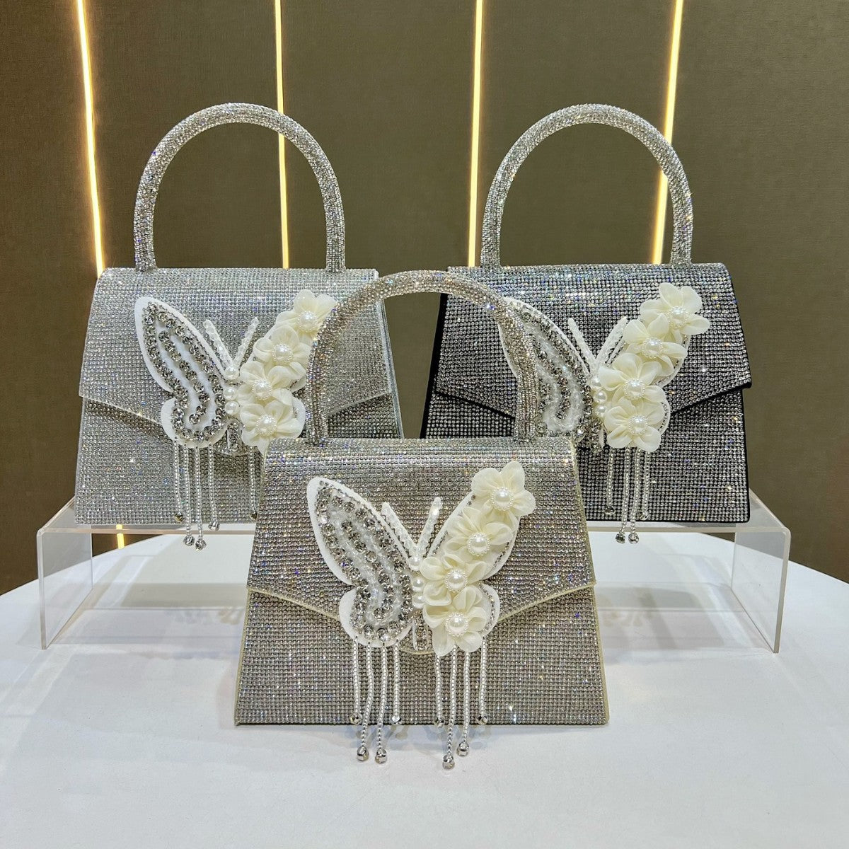 Elegant Rhinestone Butterfly Evening Bag for Women, A Premium Chain Small Square Top-Handle Crossbody Handbag with Stylish Tassel Detail & Sparkly Crystal Embellishment, Perfect for Banquets Weddings & Special Occasions