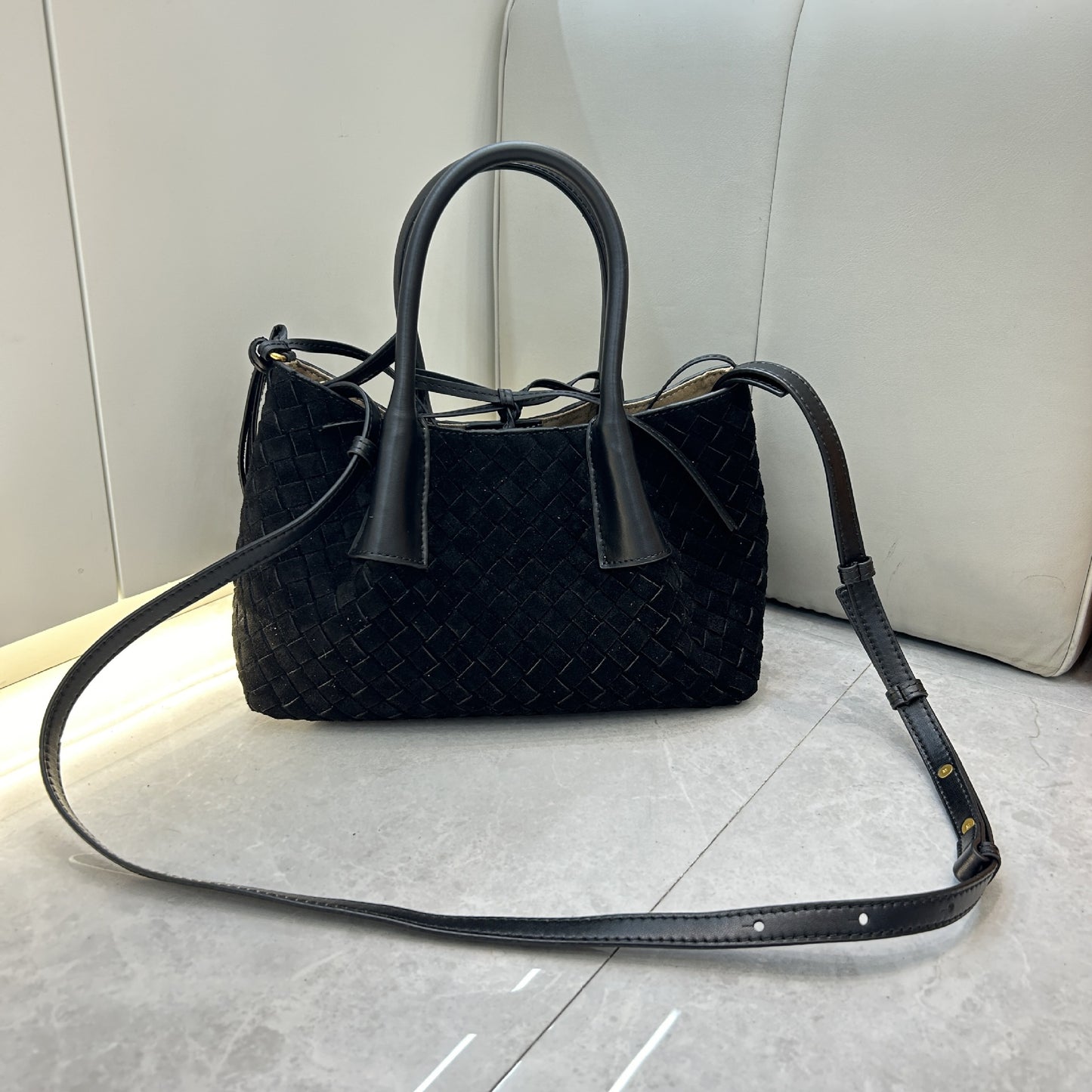 First layer cowhide matte woven tote bag, portable messenger, one shoulder, underarm bag, large capacity mommy bag, women's
