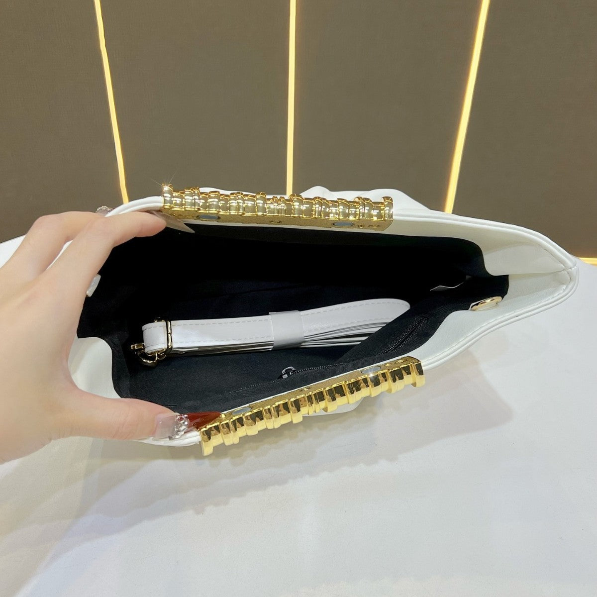 New Arrival Pleated Evening Clutch for Women, Minimalist Versatile Crossbody Purse with Elegant Pearl Accents, A Sophisticated Handbag for Wedding Banquet & Party