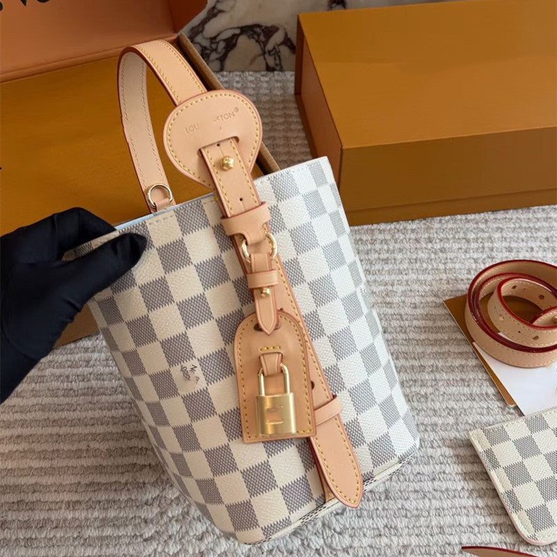 Genuine Leather White Grid Bucket Bag for Women Large Capacity Shoulder Crossbody Handbag, Trendy Pattern Purse with Versatile Style