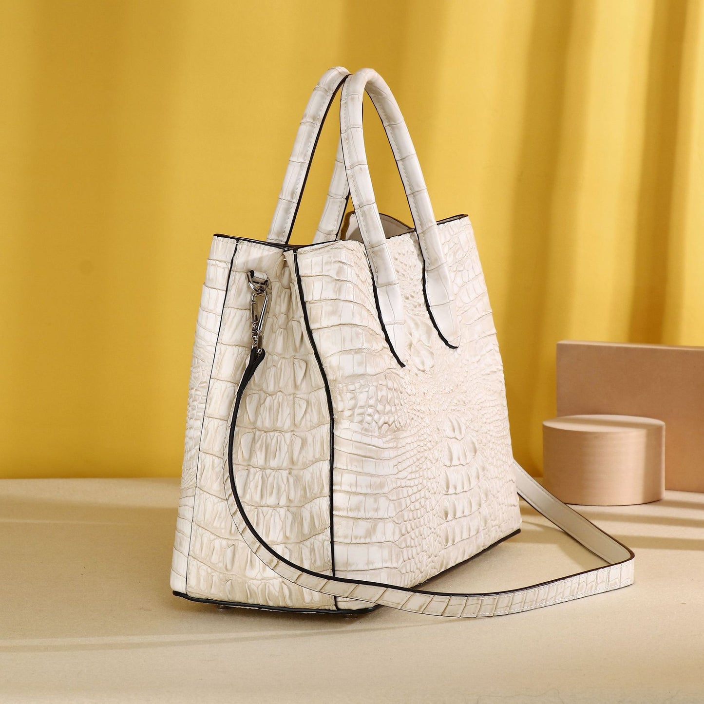 New Arrival Croc-Effect Large Capacity Garden Tote Bag for Women, A Versatile Top-Handle Handbag with Classic Design