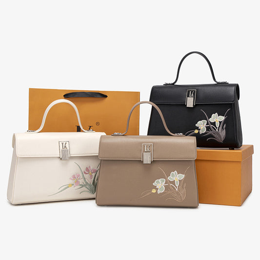Exquisite Chinese Embroidery Genuine Leather Handbag for Women, Cheongsam-Inspired Elegant Tote with Premium Sophisticated Look, A Thoughtful Gift for Mom