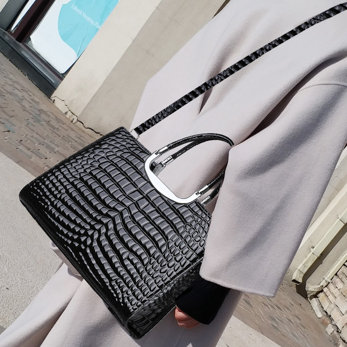 Genuine Leather Large Capacity Handbag for Women, New Fashionable Versatile Top Handle Shoulder Crossbody Purse, Trendy Everyday Bag for Ladies