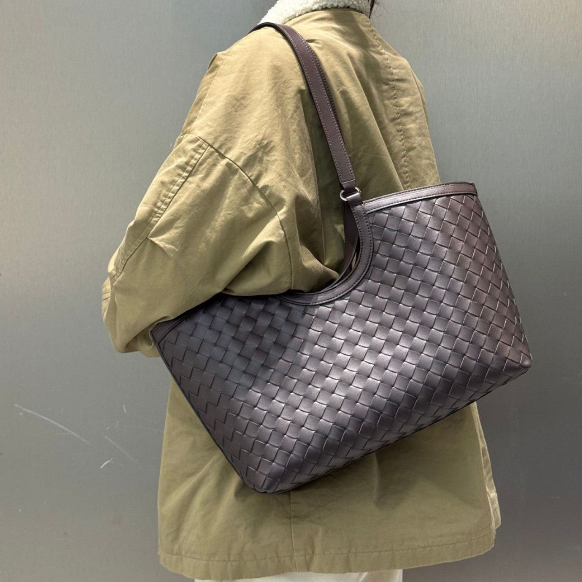 Niche Vintage Leather Woven Basket Tote, Large Shoulder & Underarm Bag for Women