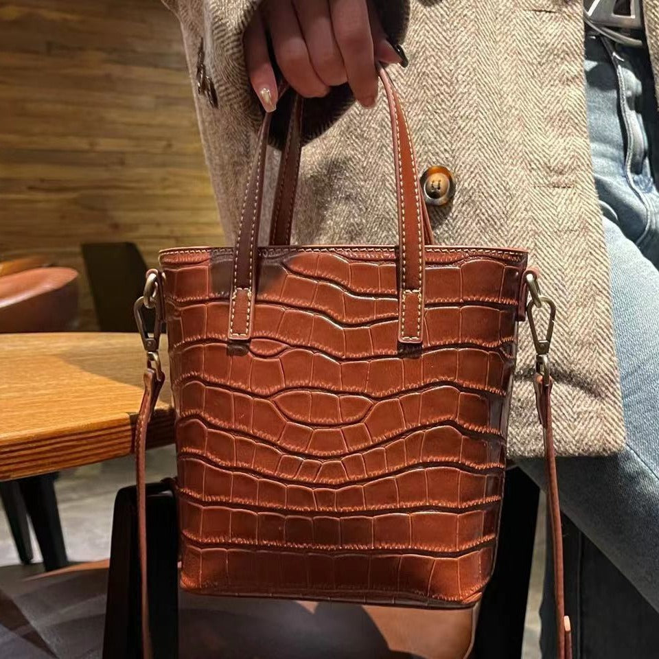 New Arrival Vegetable-Tanned Croc-Effect Leather Bucket Bag for Women, A Casual Top-Handle Crossbody Handbag with Plaid Design & Premium Genuine Leather 833