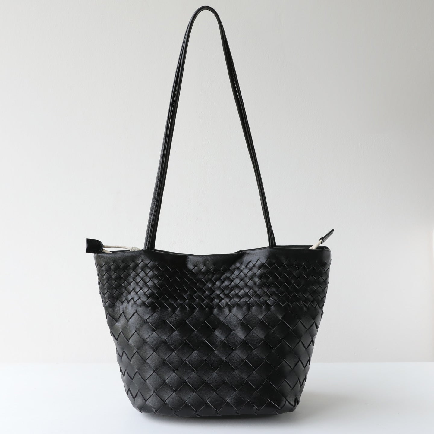 Sheepskin Woven Bucket Underarm Bag for Women Niche Slouchy Commuter Shoulder Handbag, Versatile Genuine Leather Purse with Soft Artisan Texture