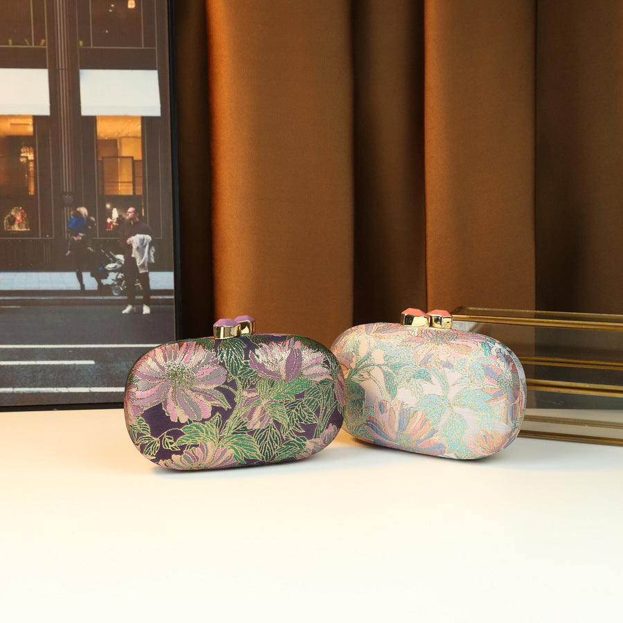 Chinese Floral Embroidery Crossbody Bag for Women Vintage Elegant Chain Shoulder Purse New中式 Clutch Handbag with Premium Satin Finish