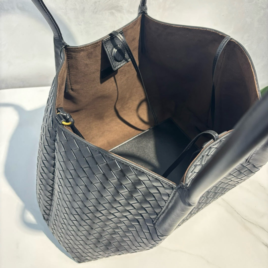 Leather New Woven Tote Bag Hand Crossbody One Shoulder Underarm Bag Women's Large Capacity Bag Mommy Bag