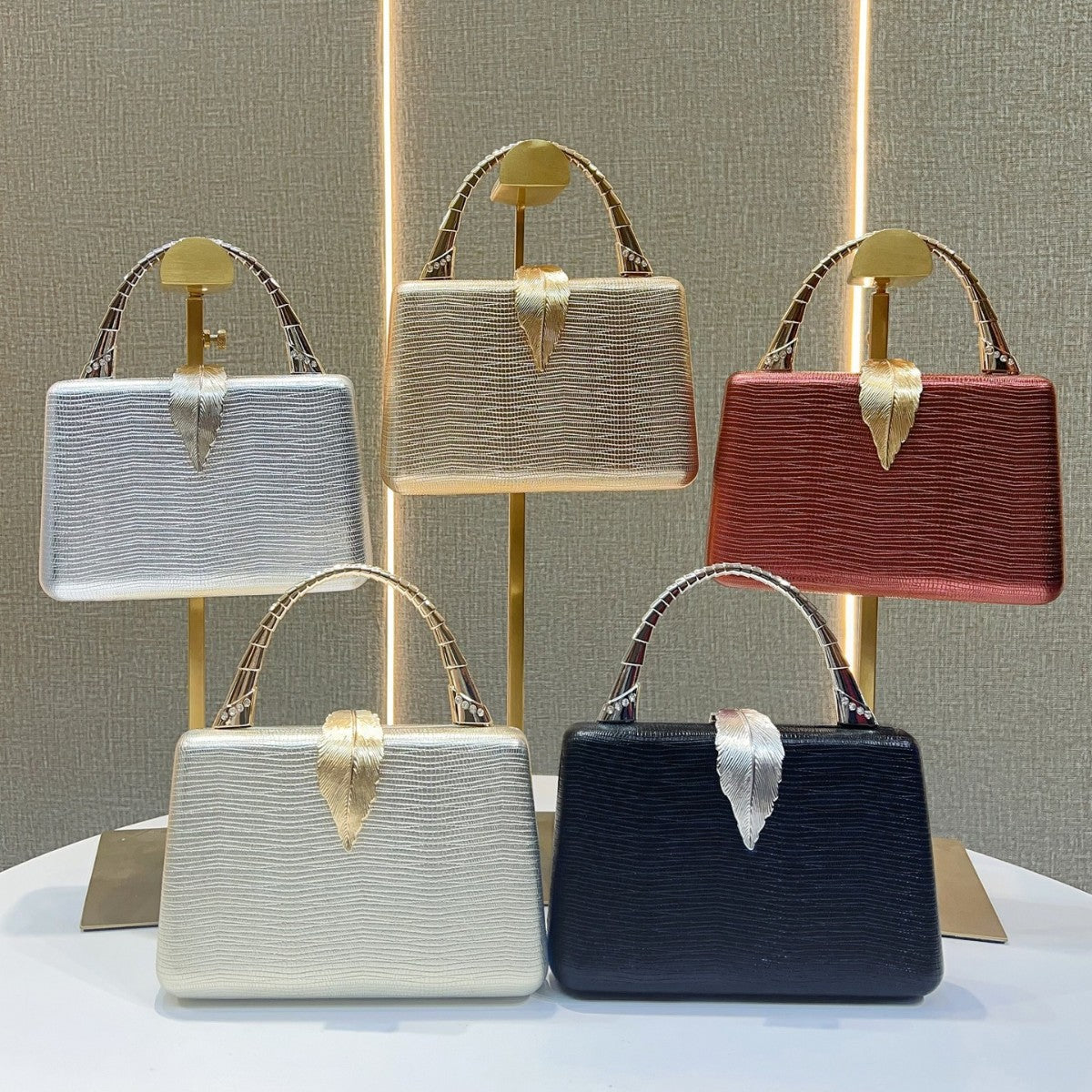 Elegant Premium Evening Clutch for Women, A Glamorous Top-Handle Crossbody Shoulder Handbag with Sophisticated Design, Perfect for Parties Banquets Formal Gowns & Special Occasions