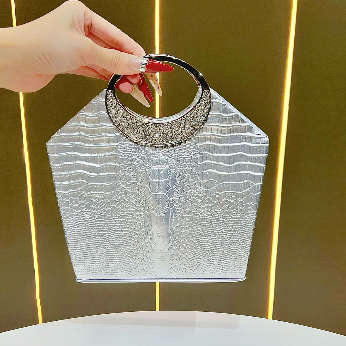 Elegant Croc-Effect Rhinestone Evening Bag for Women, A Premium Sparkly Top-Handle Banquet Purse with Chain Strap, Perfect for Formal Dresses & Special Occasions