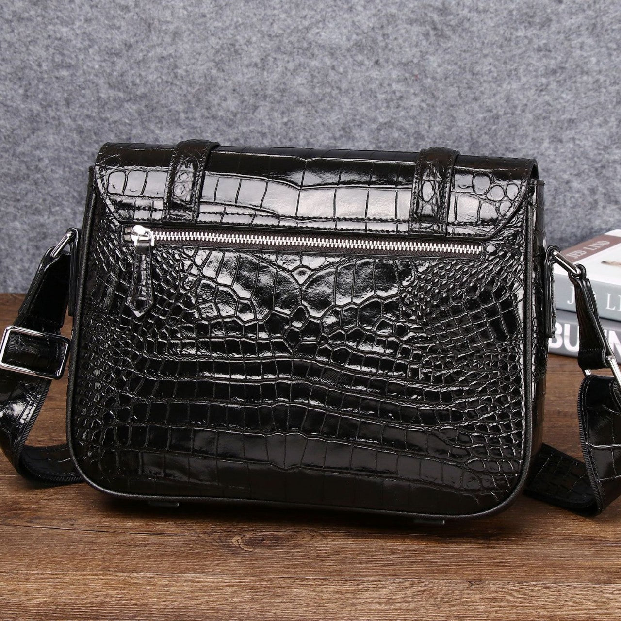 New Arrival Croc-Effect Genuine Cowhide Cambridge Satchel for Men, A Casual Business Shoulder Crossbody Bag with Versatile Commuter Design