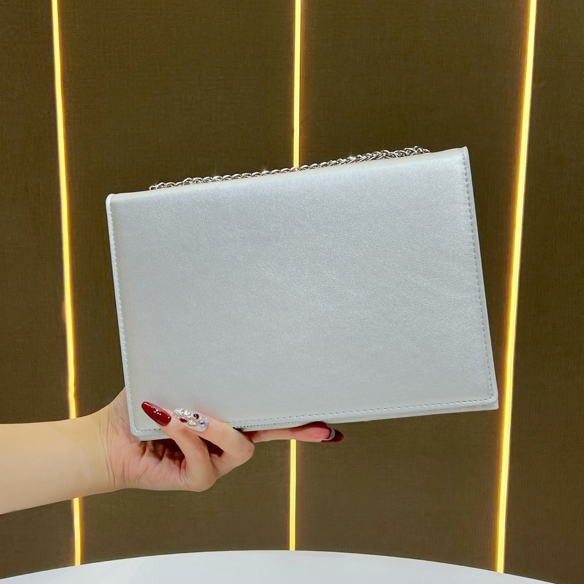 New Arrival Minimalist Shoulder Bag for Women, A Premium Large-Capacity Commuter Handbag with Versatile Underarm Crossbody Carry, Effortlessly Chic for Work & Everyday
