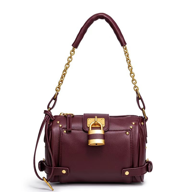 Y2K Style Lock Chain Tote Bag for Women Vintage Soft Leather Large Capacity Shoulder Crossbody Handbag with Trendy Hardware Accent