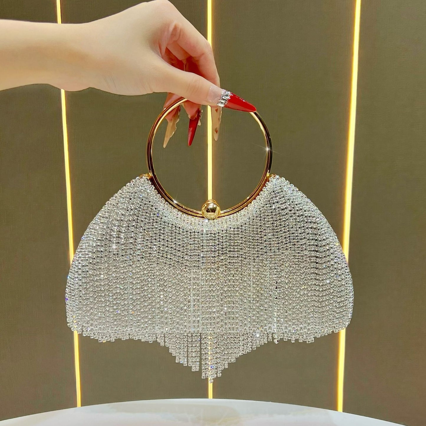 Dazzling Tassel Evening Clutch for Women, A Chic Sparkly Top-Handle Crossbody Bag with Versatile Elegant Design, Perfect for Formal Gowns Weddings & Special Occasions