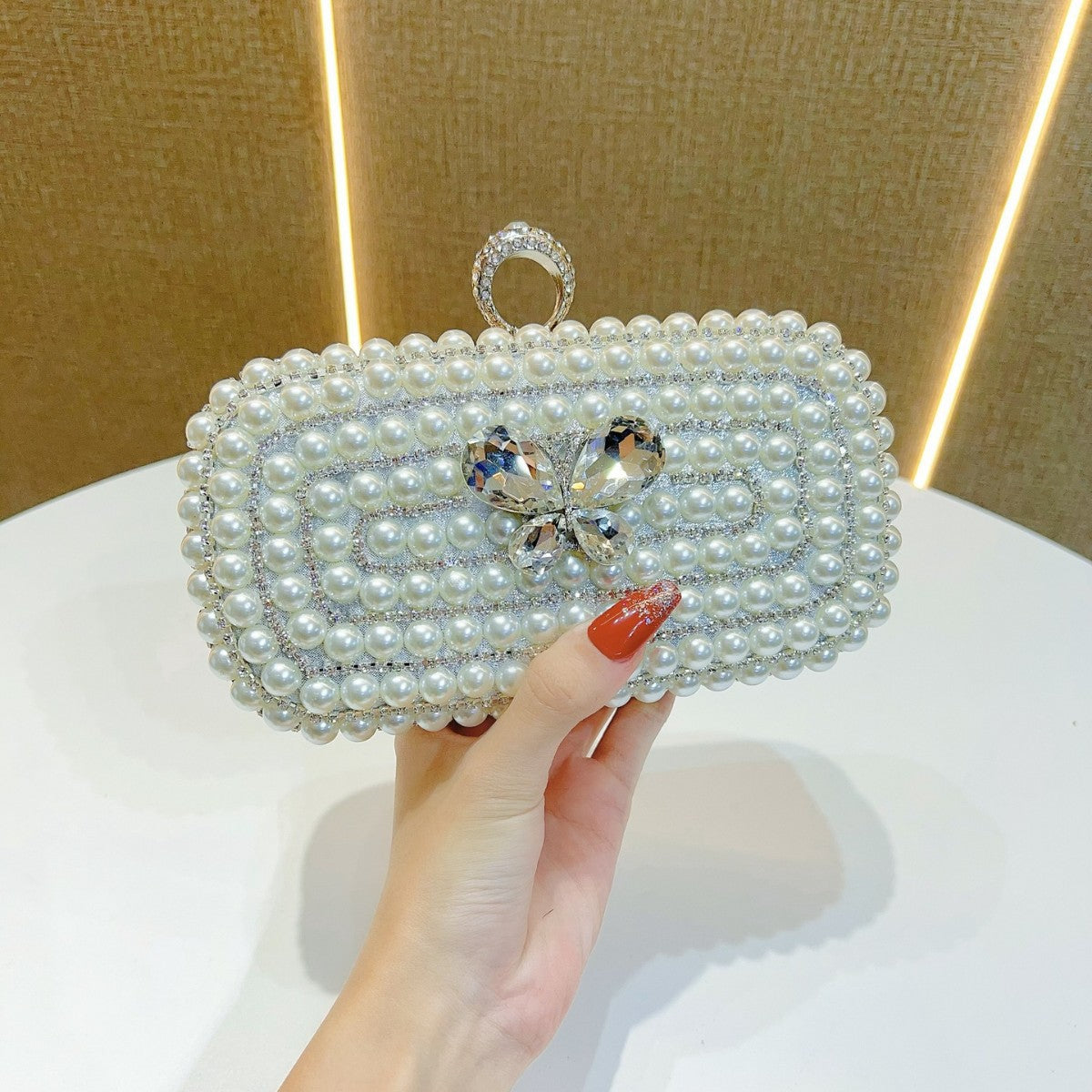 Elegant Pearl & Rhinestone Embellished Evening Clutch for Women, A Large Capacity Banquet Bag Perfect for Formal Dresses Parties & Special Occasions