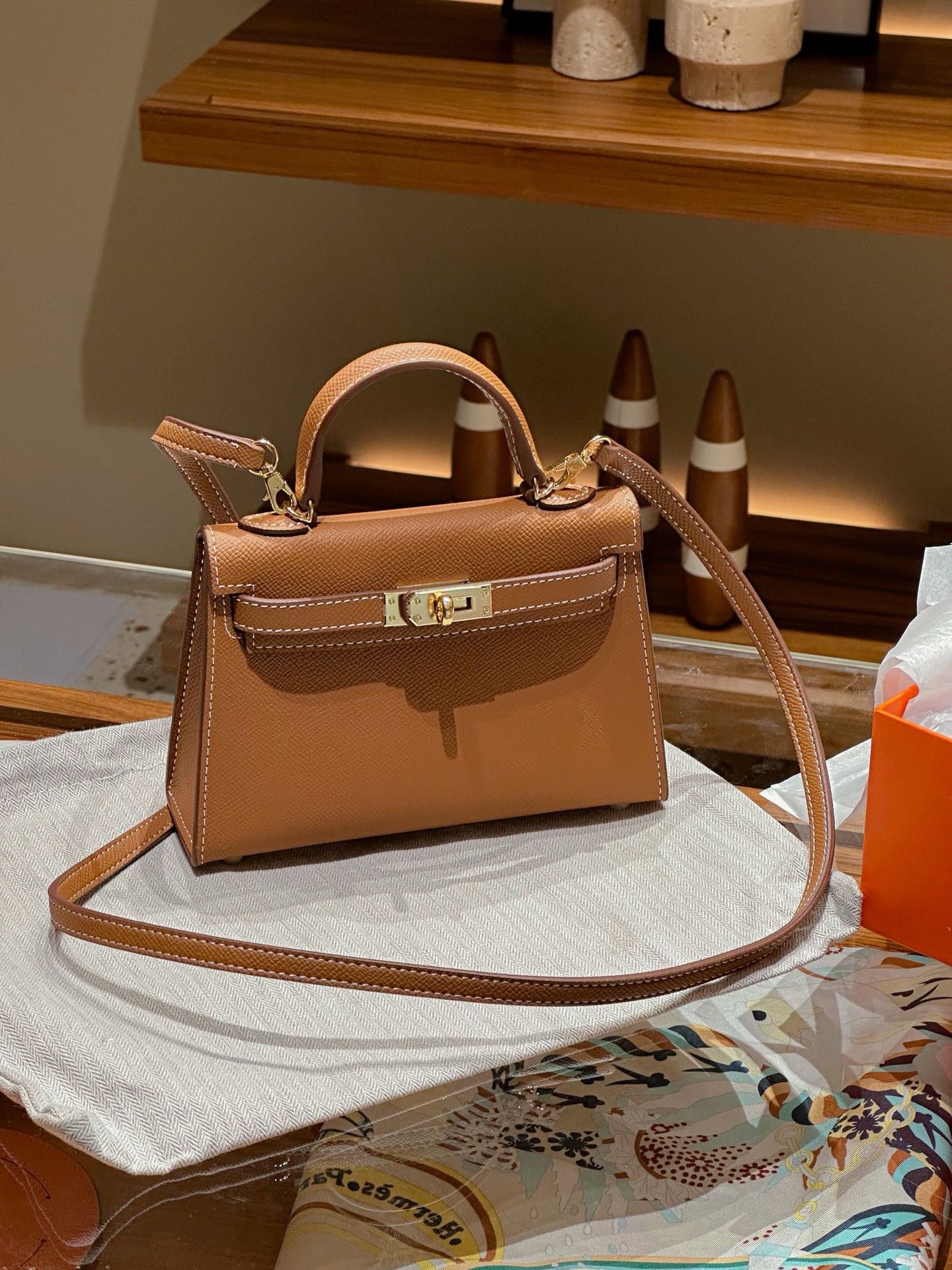 Genuine Leather Palm Pattern 2nd Gen Kelly-Style Handbag for Women, Gold & Silver Hardware Top Handle Shoulder Crossbody Purse, Fashionable Bag for Ladies
